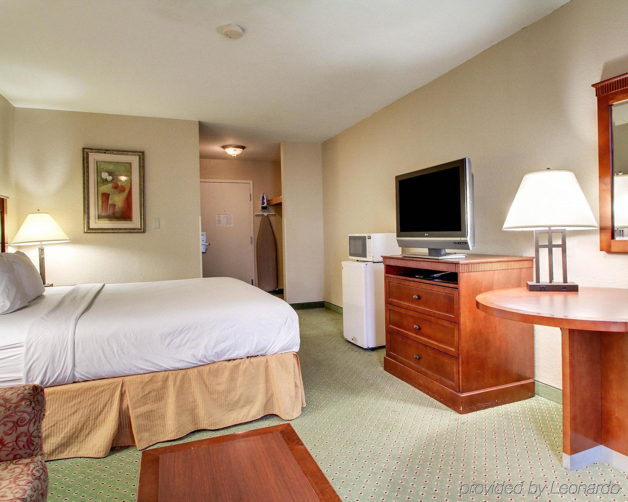 Howard Johnson By Wyndham Hattiesburg Exterior photo