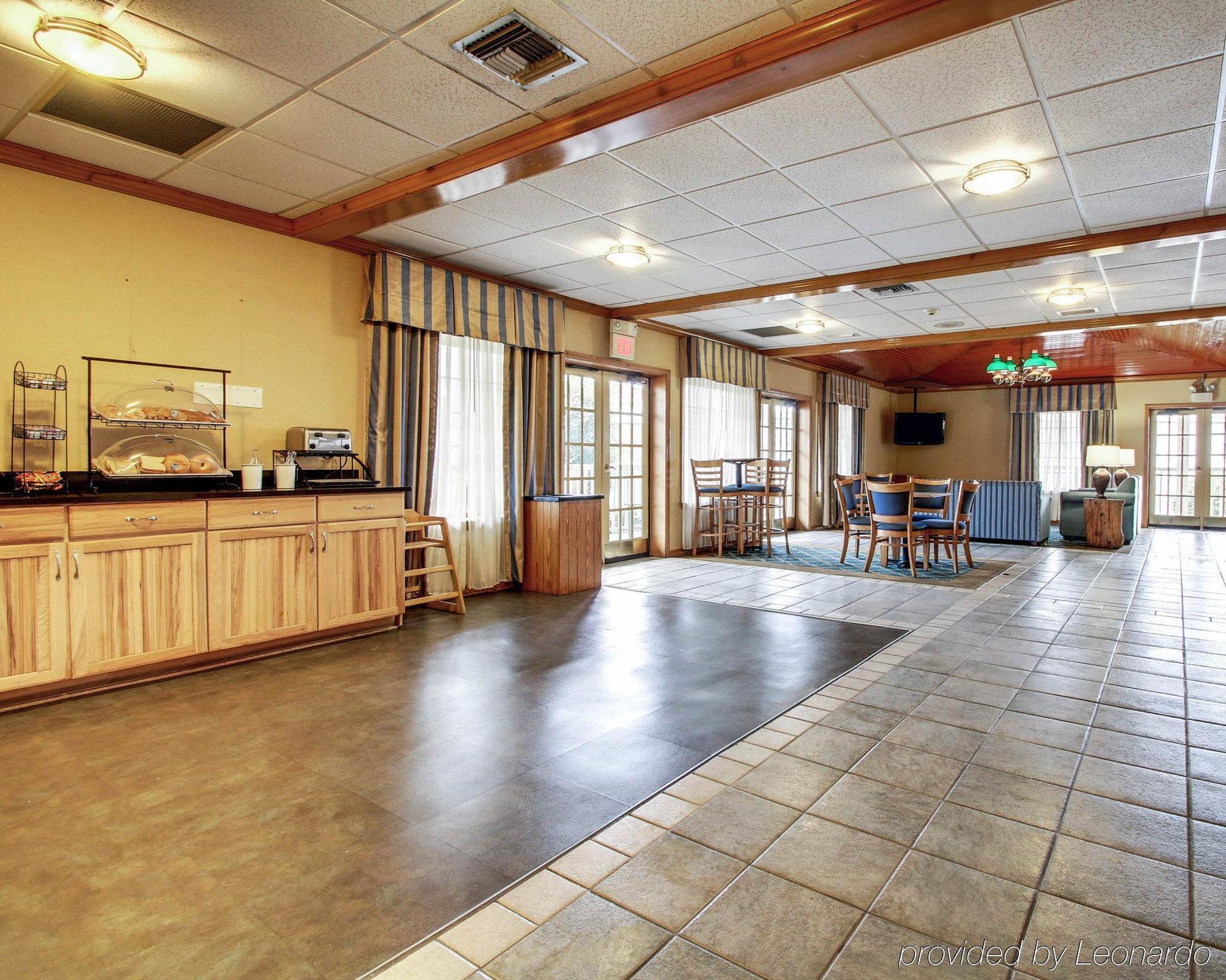 Howard Johnson By Wyndham Hattiesburg Exterior photo