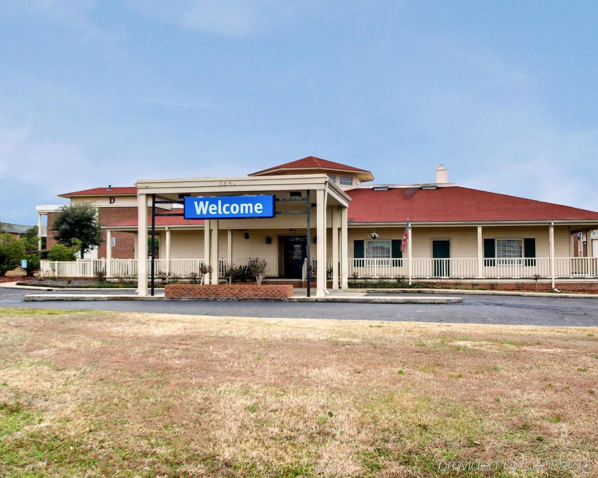 Howard Johnson By Wyndham Hattiesburg Exterior photo